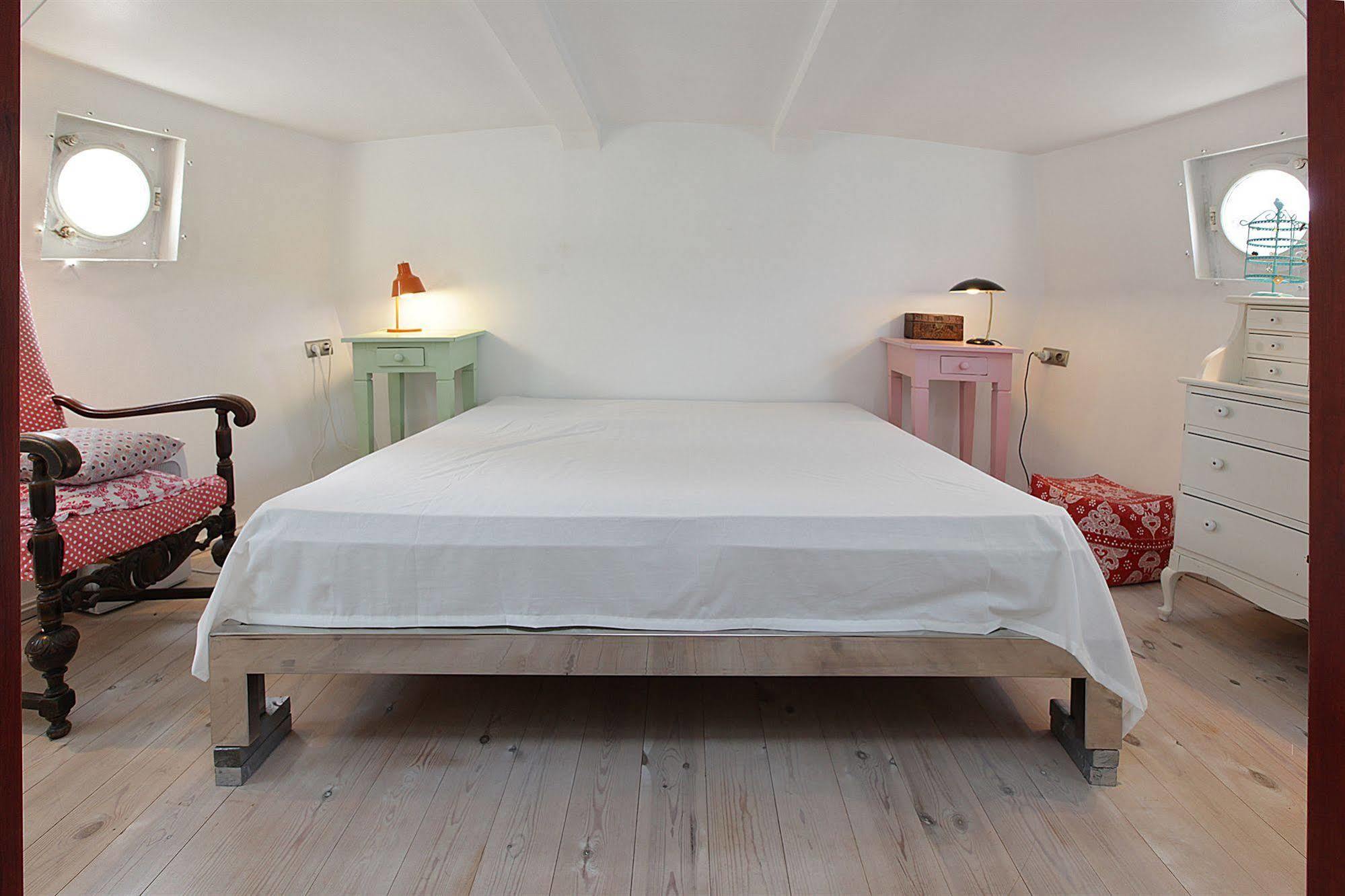 Houseboat Botel Copenhaga